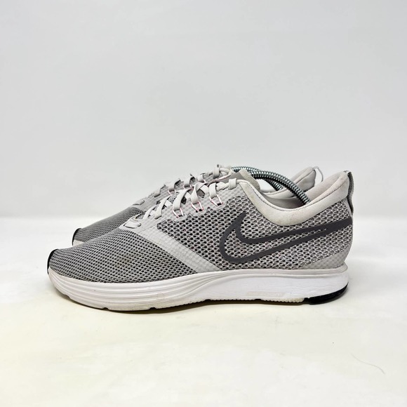 Nike Shoes - Nike Zoom Strike